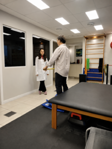 Reabilitação neurológica no idoso: o que muda na abordagem e por que a especialização importa