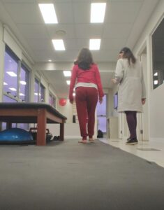 Fisioterapia para Parkinson: como ela ajuda na rigidez, lentidão e equilíbrio